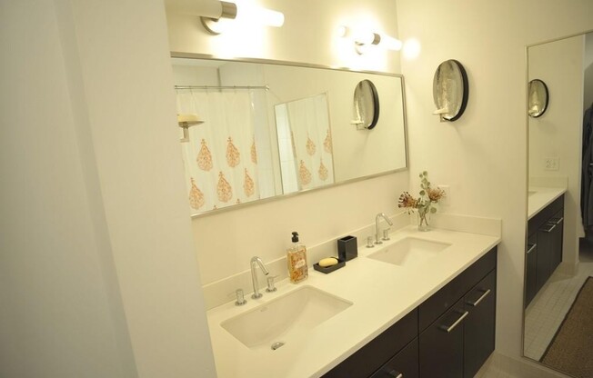 2 beds, 2 baths, 1,140 sqft, $4,500, Unit 2F