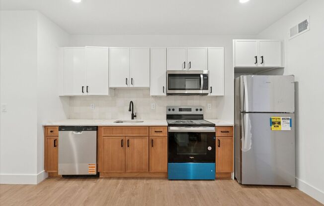 2 beds, 2 baths, 900 sqft, $1,422, Unit 101
