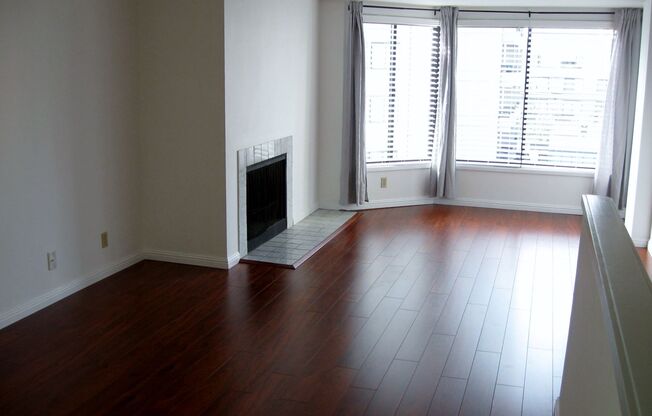 Beautiful 2 BR 2BA 2 story condo with laundry in the unit! Pool, Sauna, Gym and Amenities @Opera Plaza