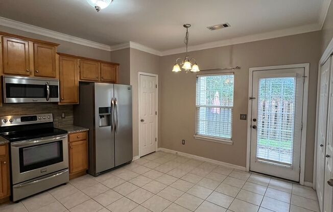 2 Bedroom Townhome Close to Downtown Franklin - $1,800!