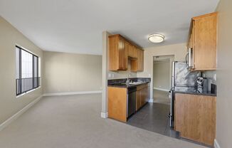 2 beds, 2 baths, $3,795, Unit # 432