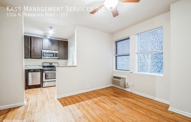1504 N DEARBORN PKWY