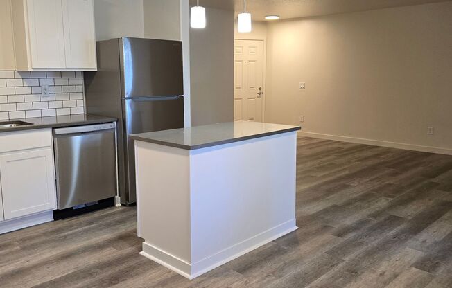 2 beds, 2 baths, 981 sqft, $1,795, Unit 118