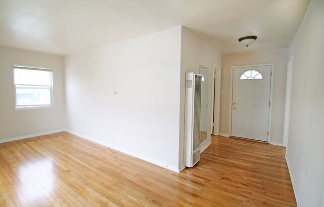 1 bed, 1 bath, $2,495, Unit 1220 1/2