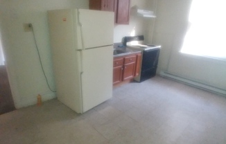 Studio, 1 bath, 500 sqft, $900, Unit 1st fl rear