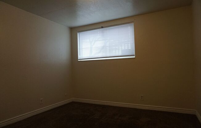 2 beds, 1 bath, 1,100 sqft, $1,500, Unit #A