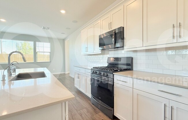 708 N BAY DR