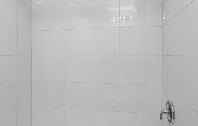 3 beds, 1.5 baths, 1,001 sqft, $3,500, Unit 28E