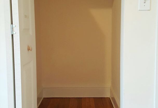 1 bed, 1 bath, 500 sqft, $1,325, Unit 306