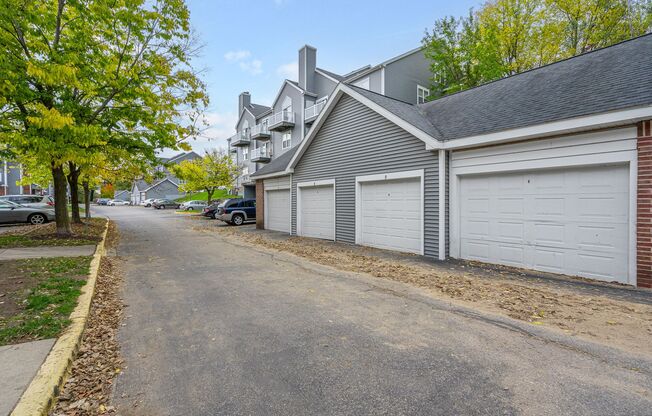 2 beds, 2 baths, 900 sqft, $1,699, Unit 1510 - 103