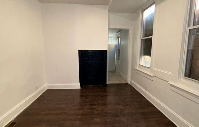 4 beds, 1 bath, $2,200