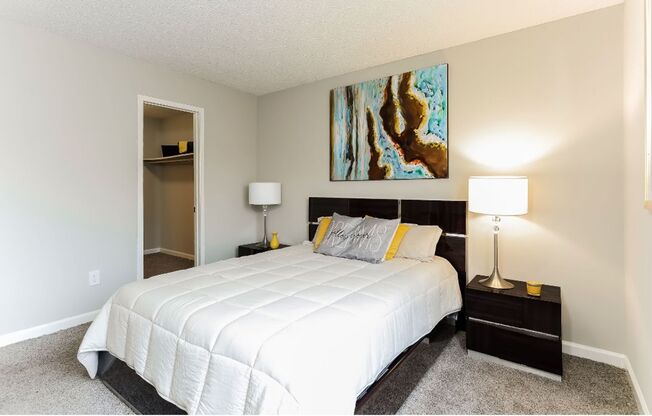 1 bed, 1 bath, 709 sqft, $899