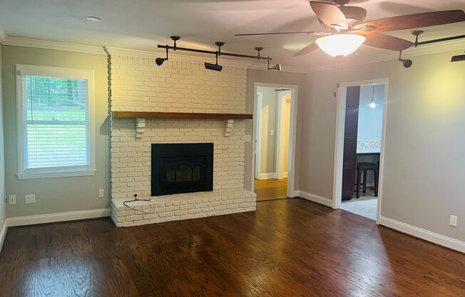 Stunning 4 bedroom, 3 bathroom home available in Acworth! Must see!