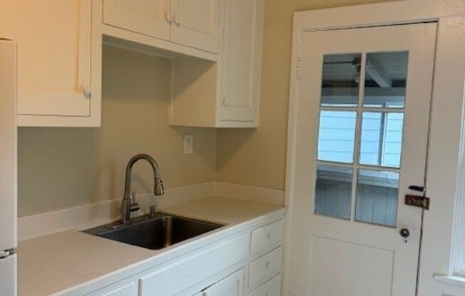 1 bed, 1 bath, $2,475, Unit 3109