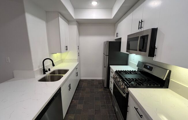 2 beds, 2 baths, 1,088 sqft, $3,098, Unit 205