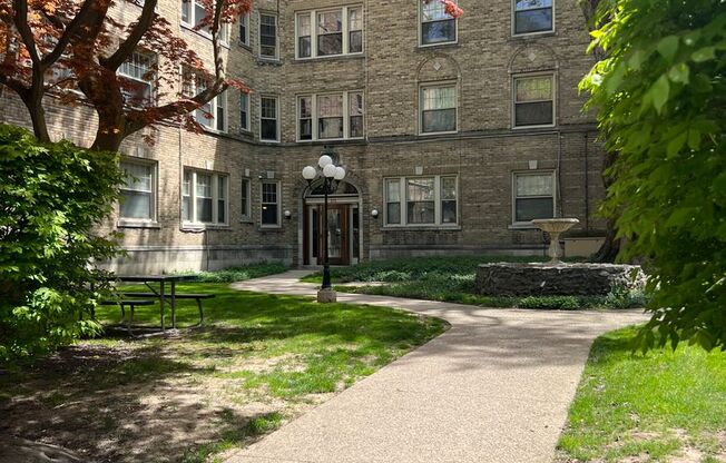 Studio, 1 bath, 575 sqft, $1,125, Unit Apt. 3D