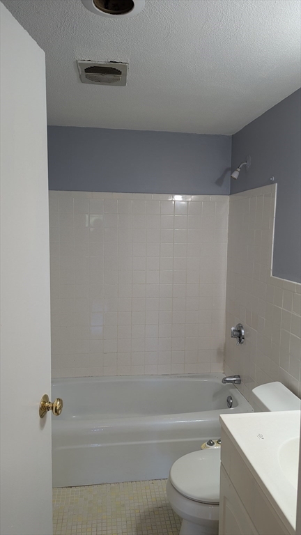 1 bed, 1 bath, 700 sqft, $1,995, Unit 5B