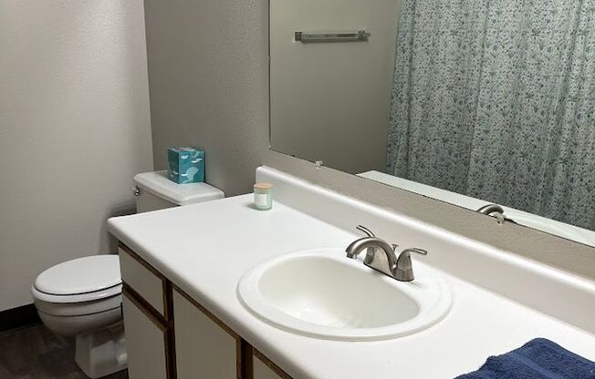 2 beds, 2 baths, 1,070 sqft, $1,625, Unit 08-201