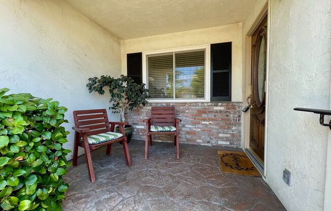 Gorgeous 4 Bedroom 2 Bathroom Home in Bonita!