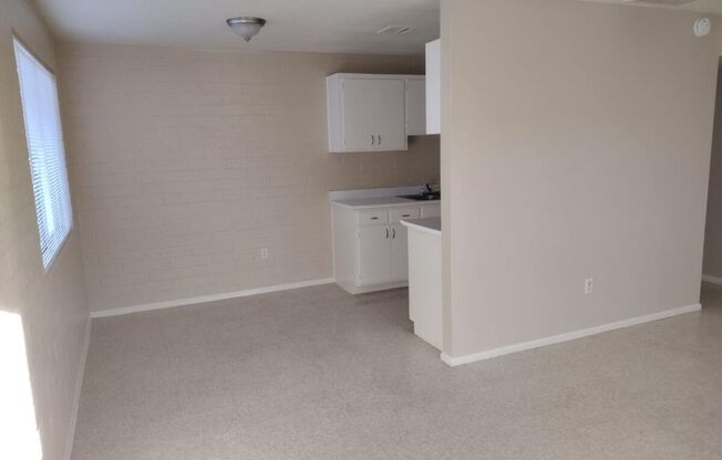 2 beds, 1 bath, $1,025, Unit 1055-A