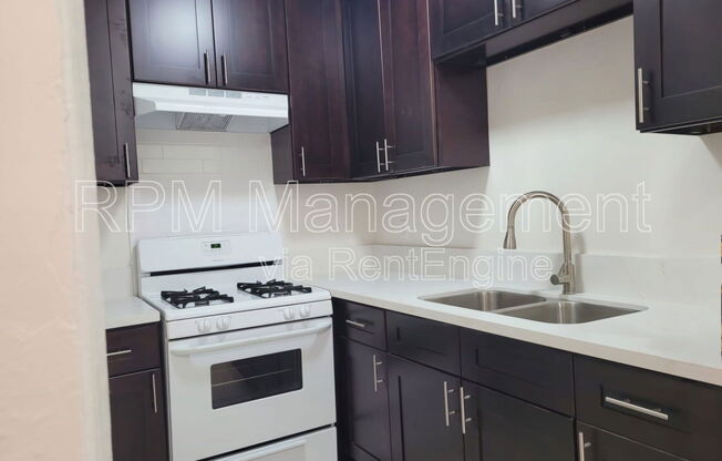 1117 S NORTON AVE