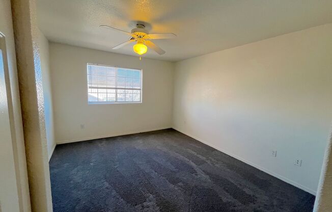 SPACIOUS AND BRIGHT 2 bed/2 bath In gated community