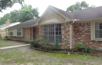 4 beds, 2.5 baths, $2,400