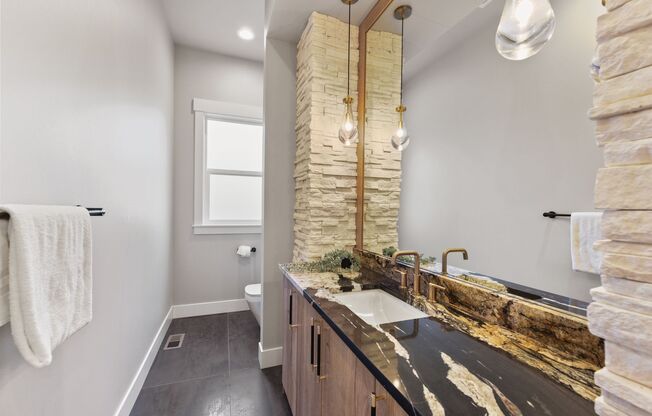 4 beds, 6 baths, $11,495