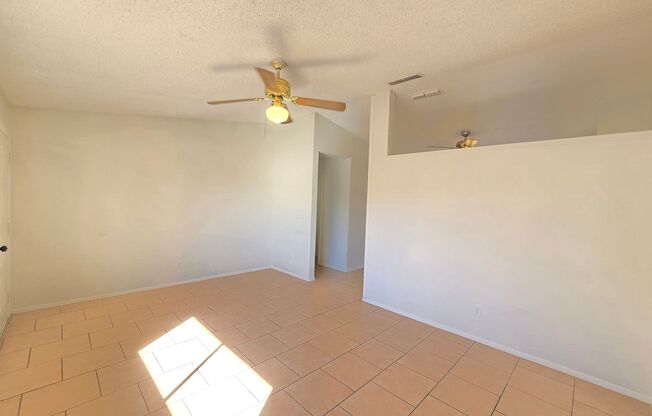 2 Bed 1 Bath Spacious Apartment in Mesa