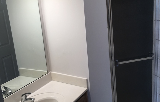 2 beds, 2 baths, 840 sqft, $1,966, Unit 4-0302