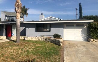 Lovely 3 bd 2ba + bonus loft and swimming Pool in Charming tree lined street in Reseda