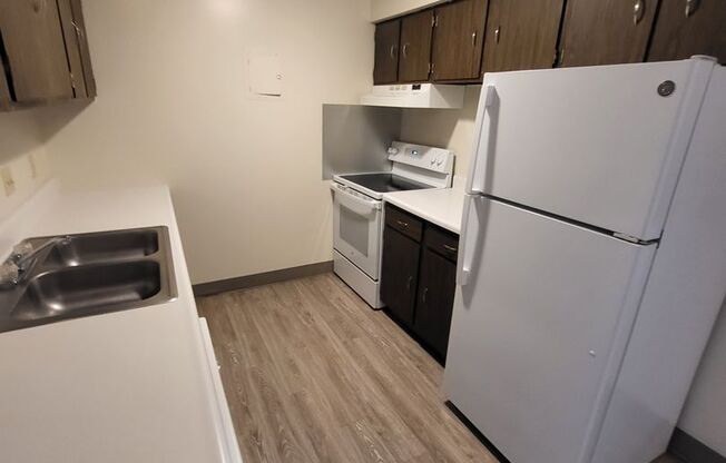 1 bed, 1 bath, 850 sqft, $950, Unit 8-829