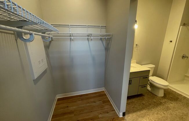 Studio, 1 bath, 472 sqft, $1,715, Unit 214