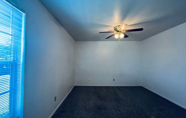 2 beds, 1 bath, 832 sqft, $1,190, Unit 708
