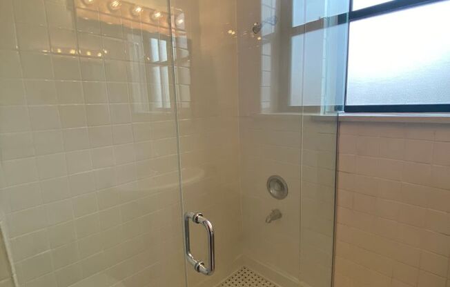 1 bed, 1 bath, 700 sqft, $1,985, Unit 429-402