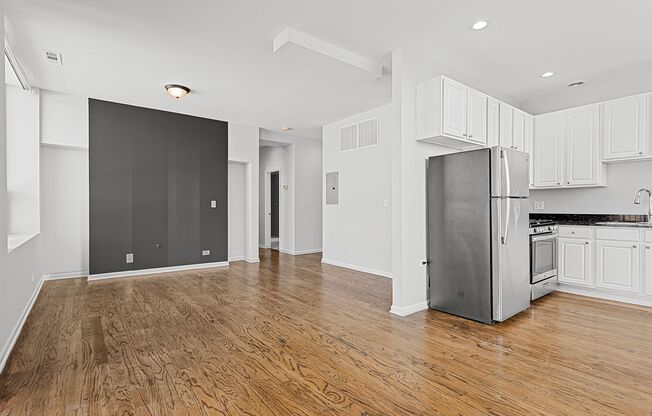 2 beds, 2 baths, 900 sqft, $2,550, Unit 411
