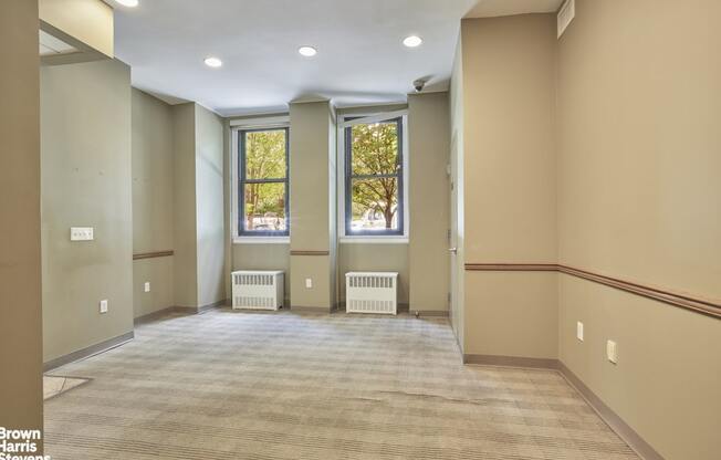 1115 5 AVE