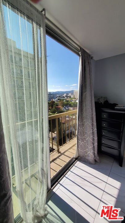 1 bed, 2 baths, 1,076 sqft, $3,750, Unit 1103