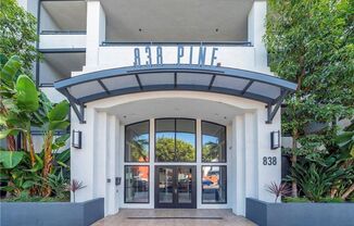 Quaint 2 Bedroom 2 Full Bath Long Beach/Washer and Dryer and Refrigerator and 2 parking spaces all included