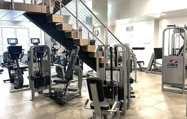 Studio, 1 bath, 613 sqft, $3,950, Unit 3F