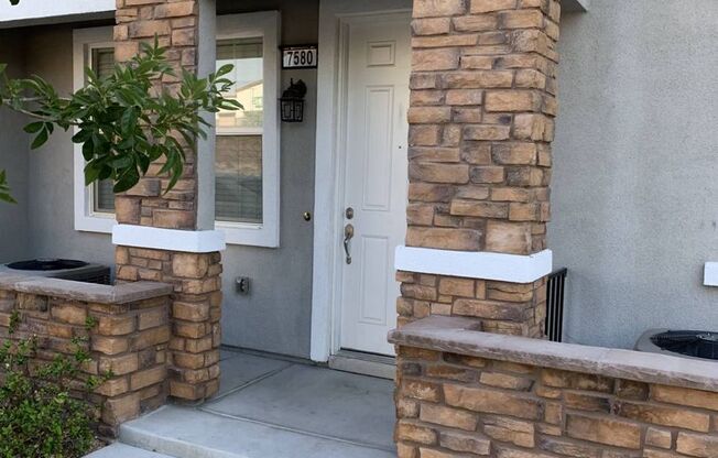 2 Bedroom Townhome in The Brownstones!