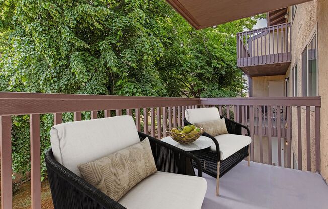 2 beds, 1 bath, 745 sqft, $1,685