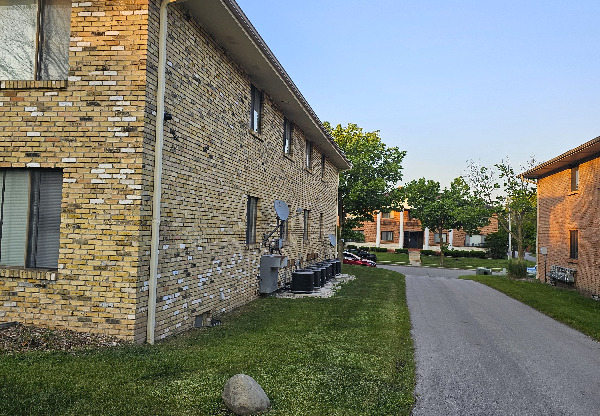 4231 N 104 ST