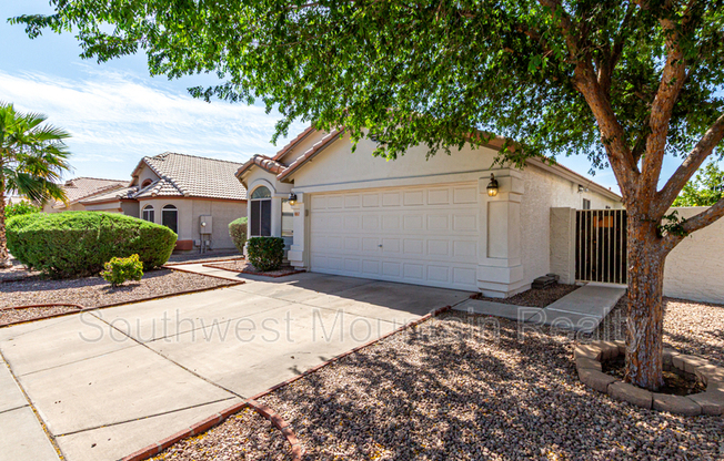 881 E BAYLOR