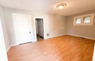 Cozy 2 bed 1 bath!