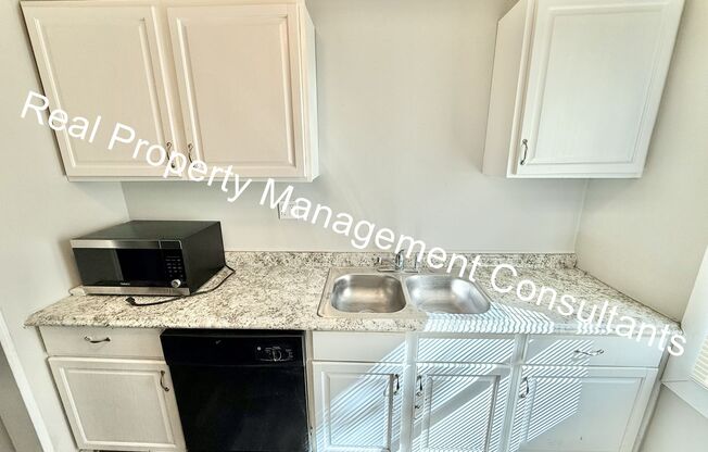 3 beds, 1 bath, $1,250