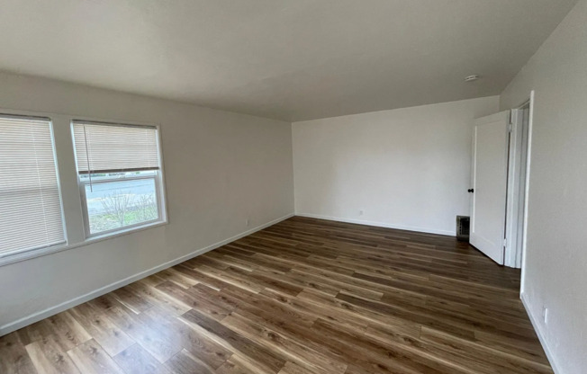 2 beds, 1 bath, $2,650