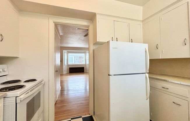 1 bed, 1 bath, 650 sqft, $1,425, Unit 1306