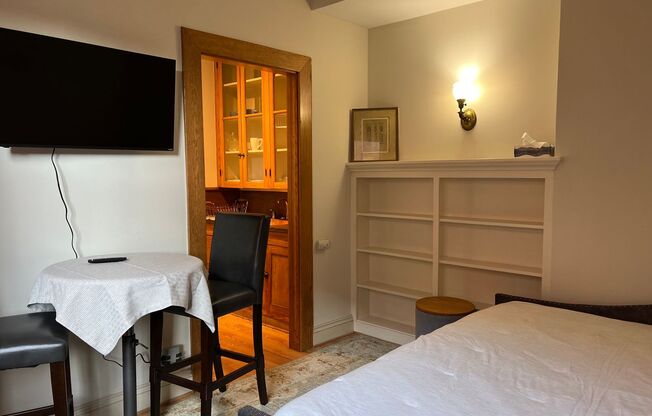 Studio, 1 bath, 500 sqft, $1,350, Unit E7 (Furnished)