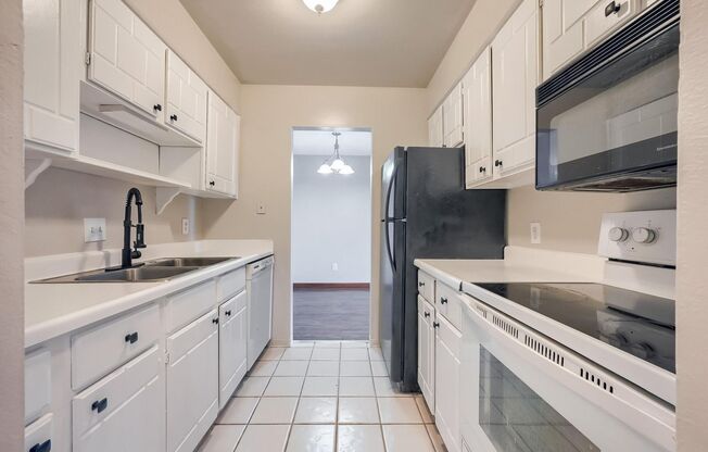 2 beds, 1.5 baths, $1,700, Unit C5